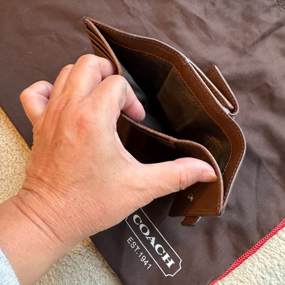 Classic Original Coach Mini Trifold Wallet - Picture 6 of 7